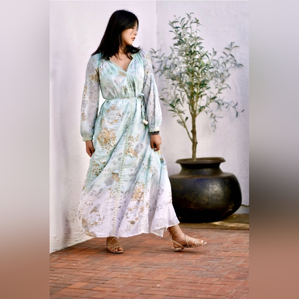 Chic Long Sleeve Floral Dress in Mint and White